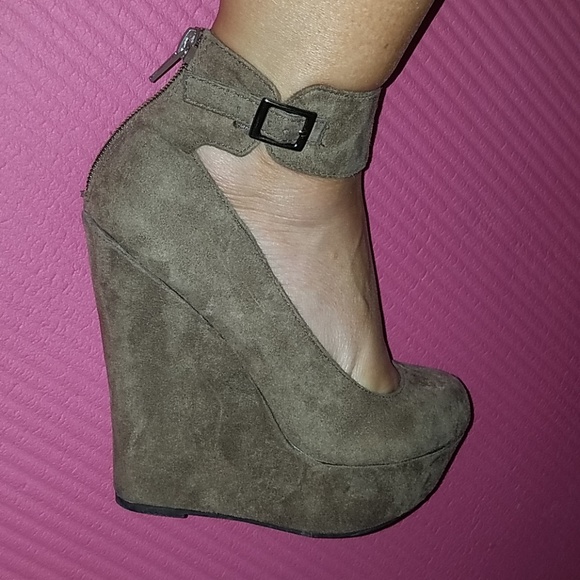 Wedges with strap - Picture 2 of 5